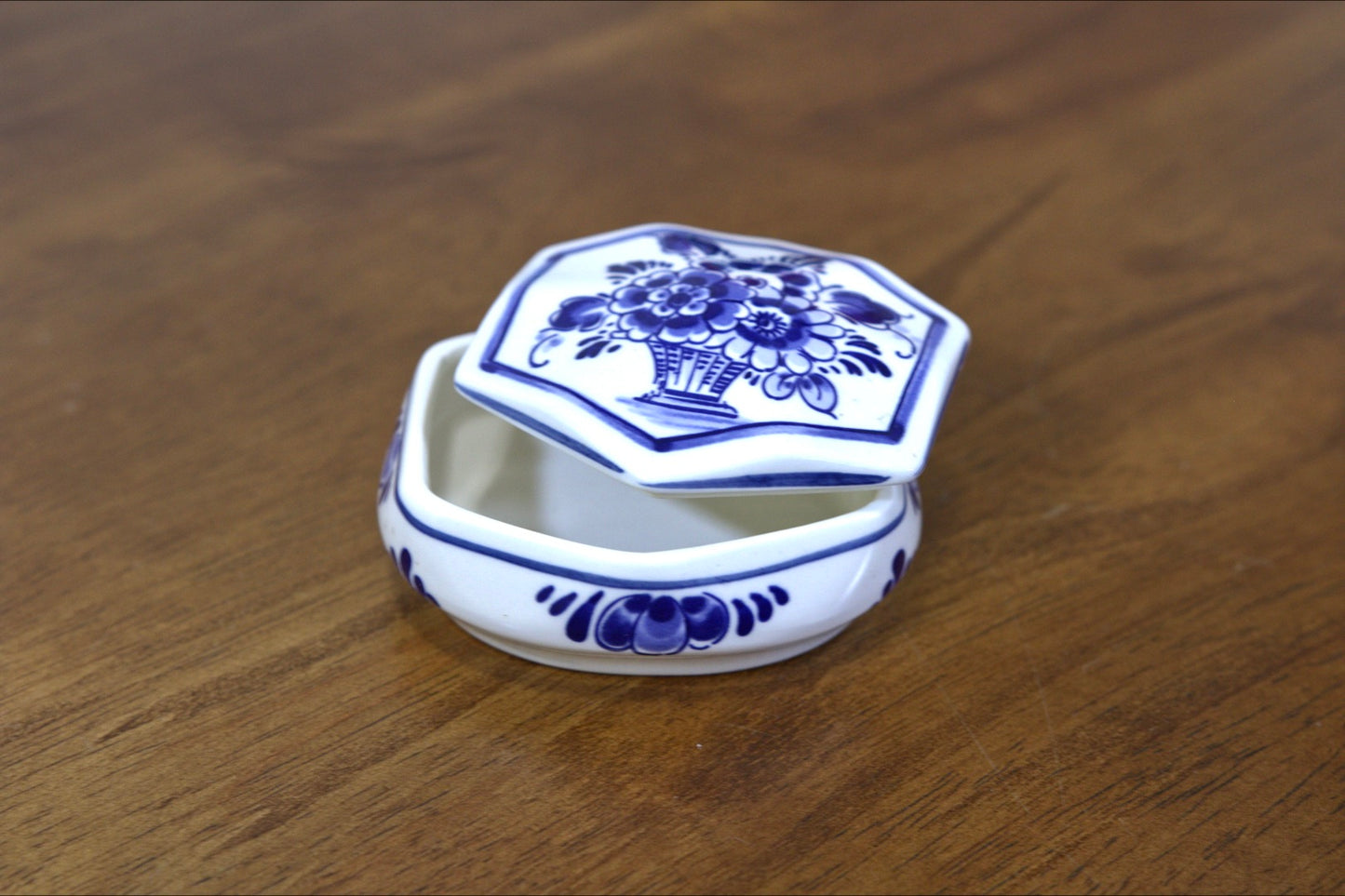 Handpainted Delft Trinket Box